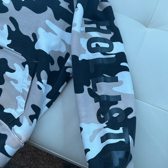 Hollister hoodie - Picture 3 of 5